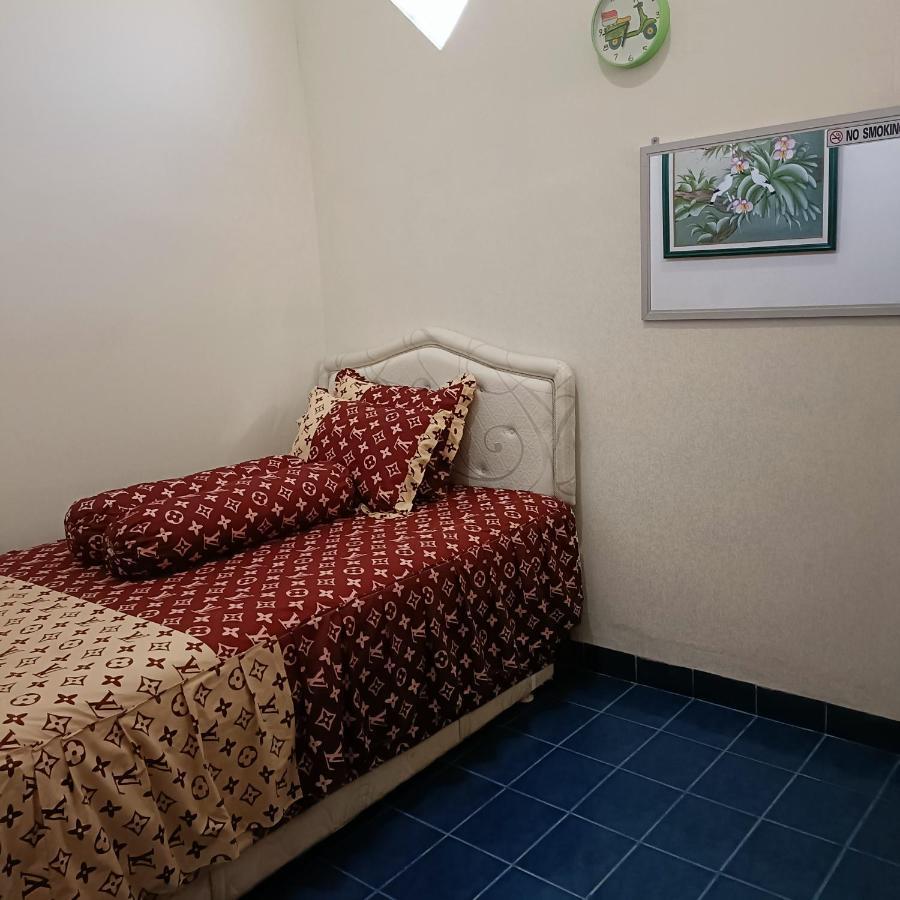 Unique Homestay 443 Джокьякарта Экстерьер фото
